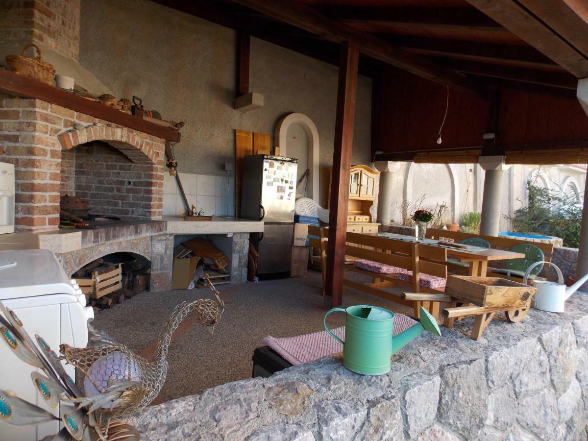 Guarda Alla Vita Njivice Exterior foto