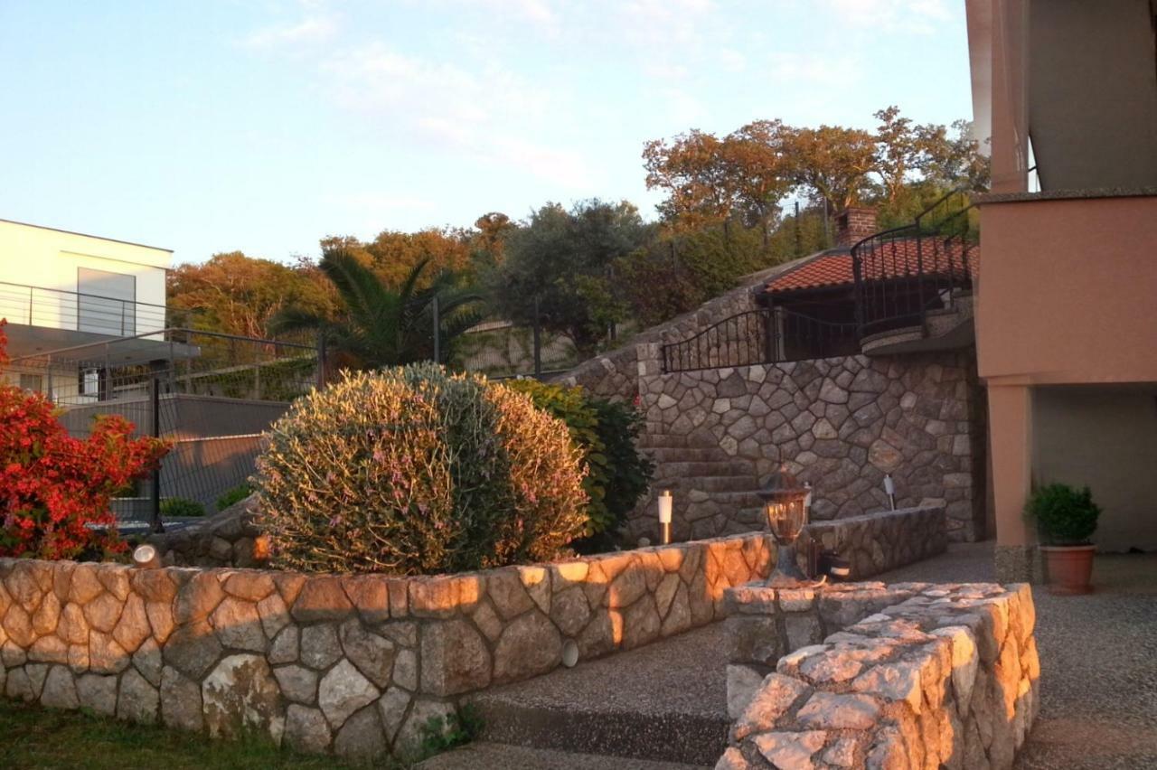 Guarda Alla Vita Njivice Exterior foto